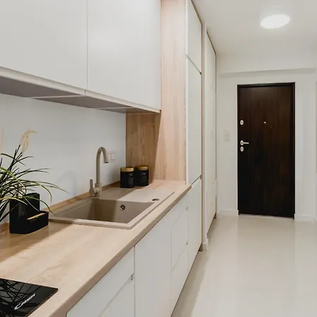 Urban Chic - Great Location-cozy With Balcony - Towarowa Варшава