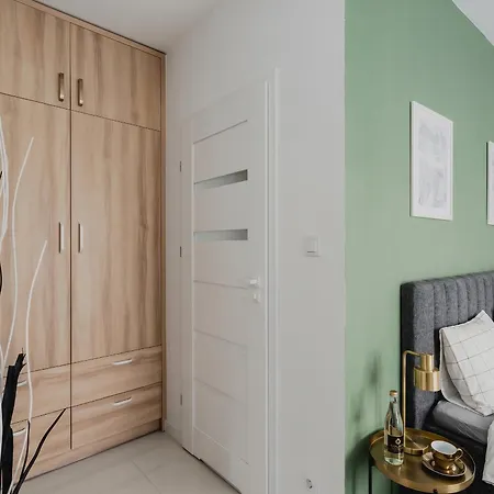 Urban Chic - Great Location-cozy With Balcony - Towarowa *